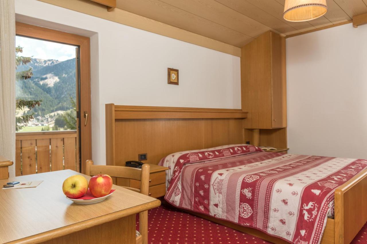 Hotel Garni Lastei Pozza di Fassa Extérieur photo