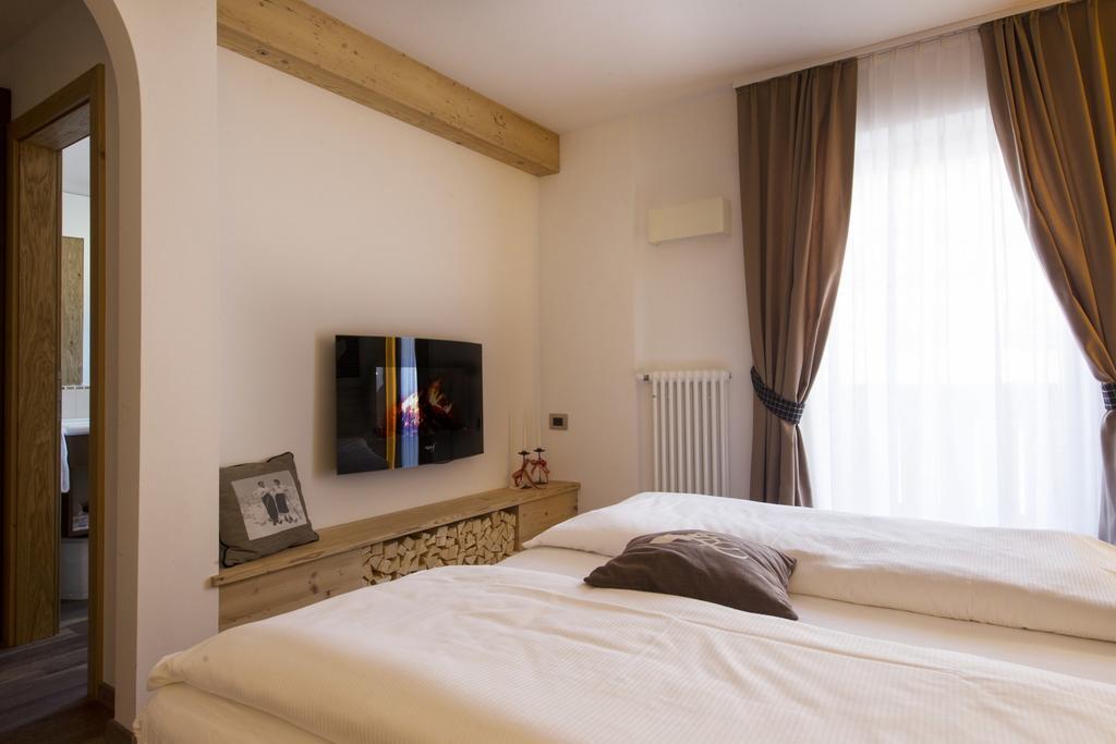 Hotel Garni Lastei Pozza di Fassa Extérieur photo