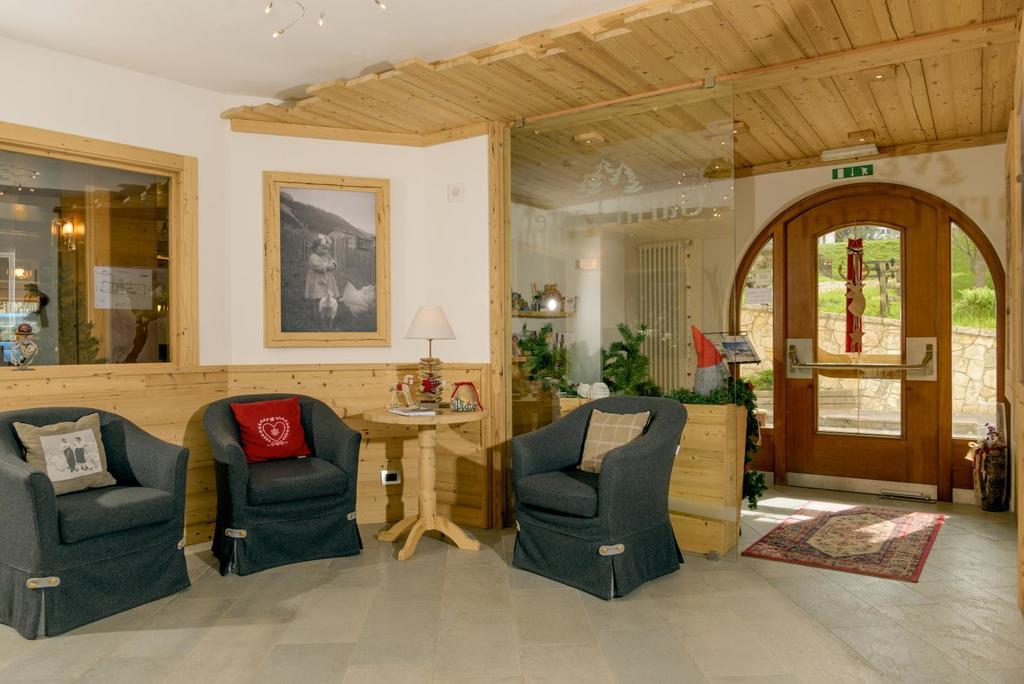 Hotel Garni Lastei Pozza di Fassa Extérieur photo