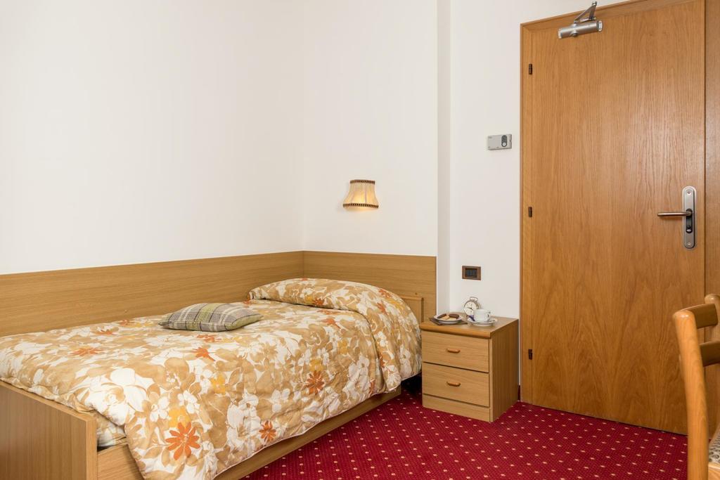 Hotel Garni Lastei Pozza di Fassa Extérieur photo