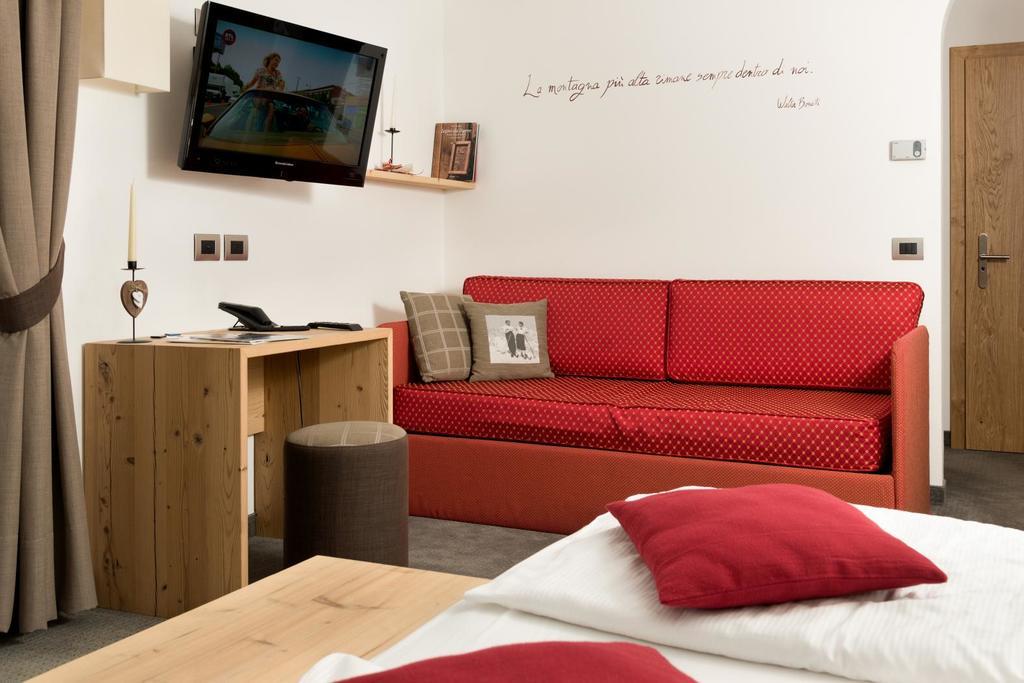 Hotel Garni Lastei Pozza di Fassa Extérieur photo