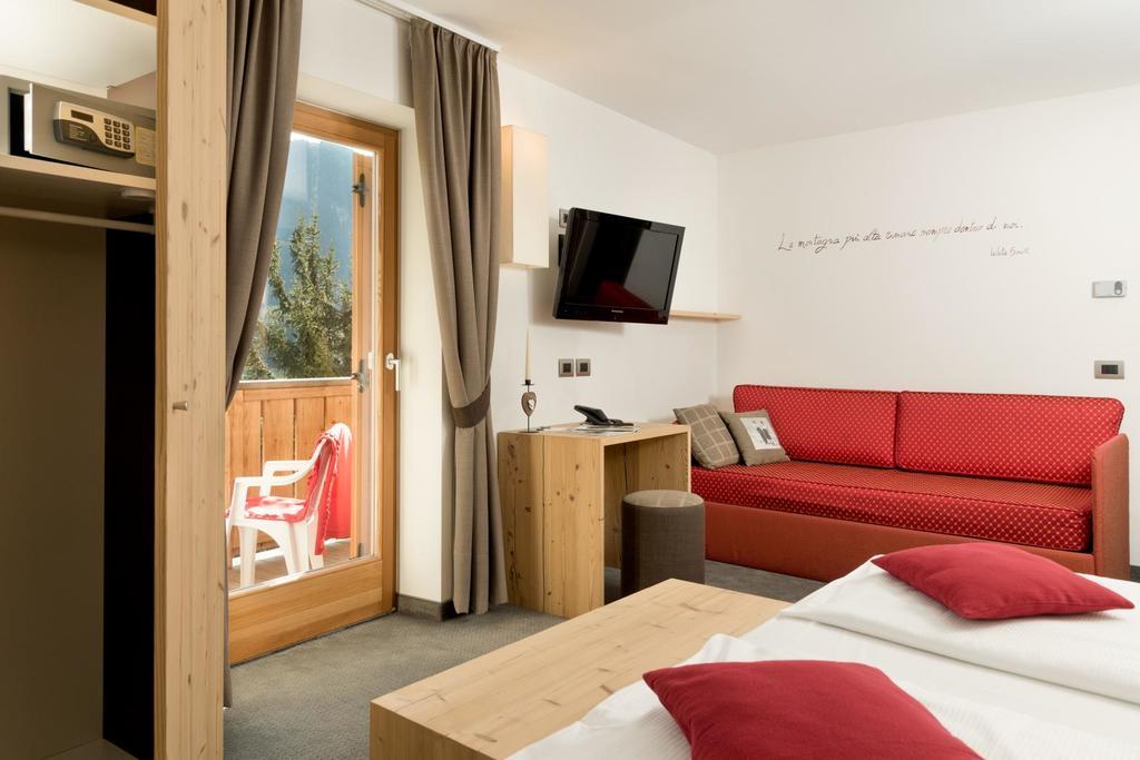 Hotel Garni Lastei Pozza di Fassa Extérieur photo