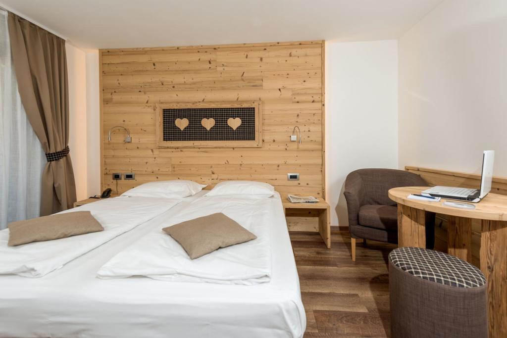 Hotel Garni Lastei Pozza di Fassa Extérieur photo