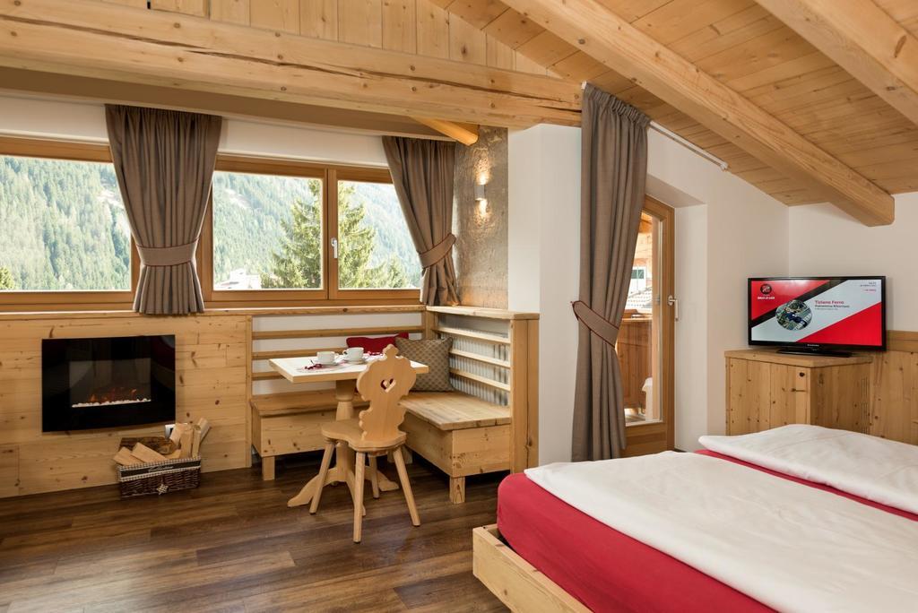 Hotel Garni Lastei Pozza di Fassa Extérieur photo