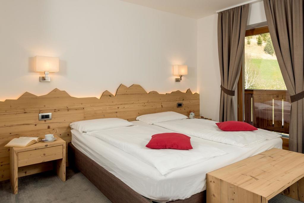 Hotel Garni Lastei Pozza di Fassa Extérieur photo