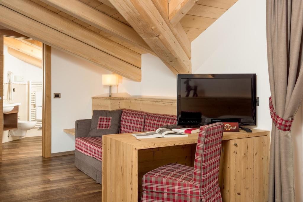 Hotel Garni Lastei Pozza di Fassa Extérieur photo
