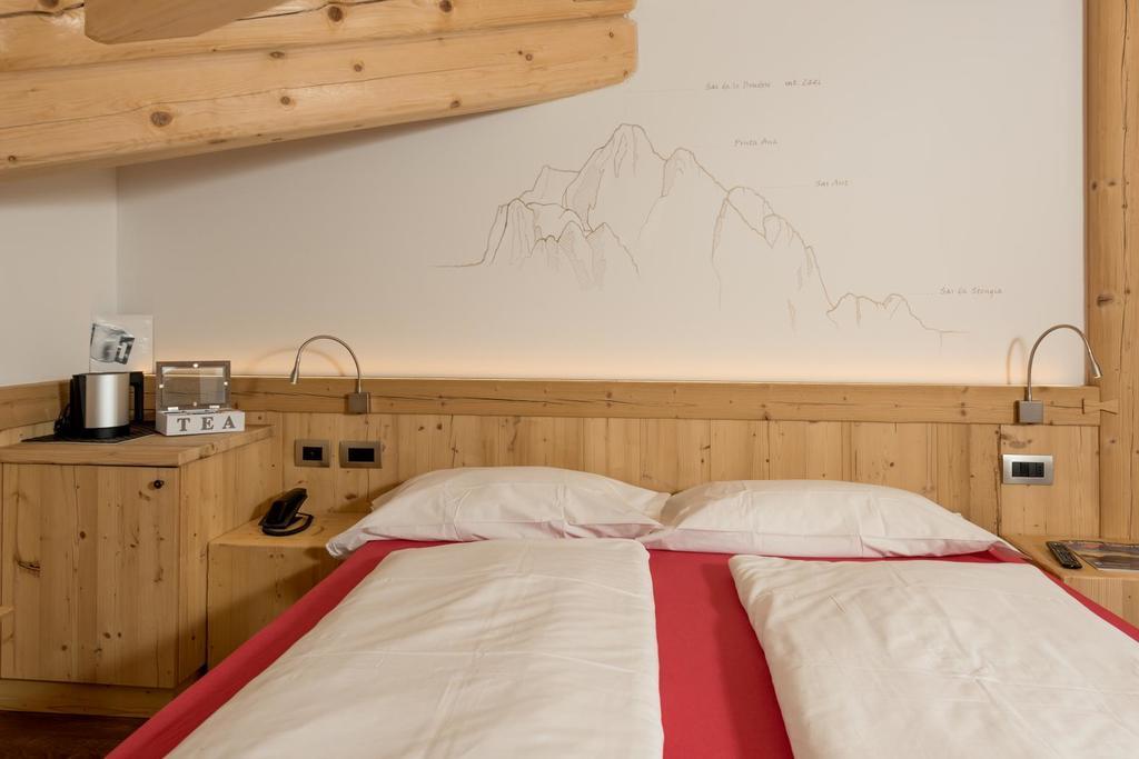 Hotel Garni Lastei Pozza di Fassa Extérieur photo