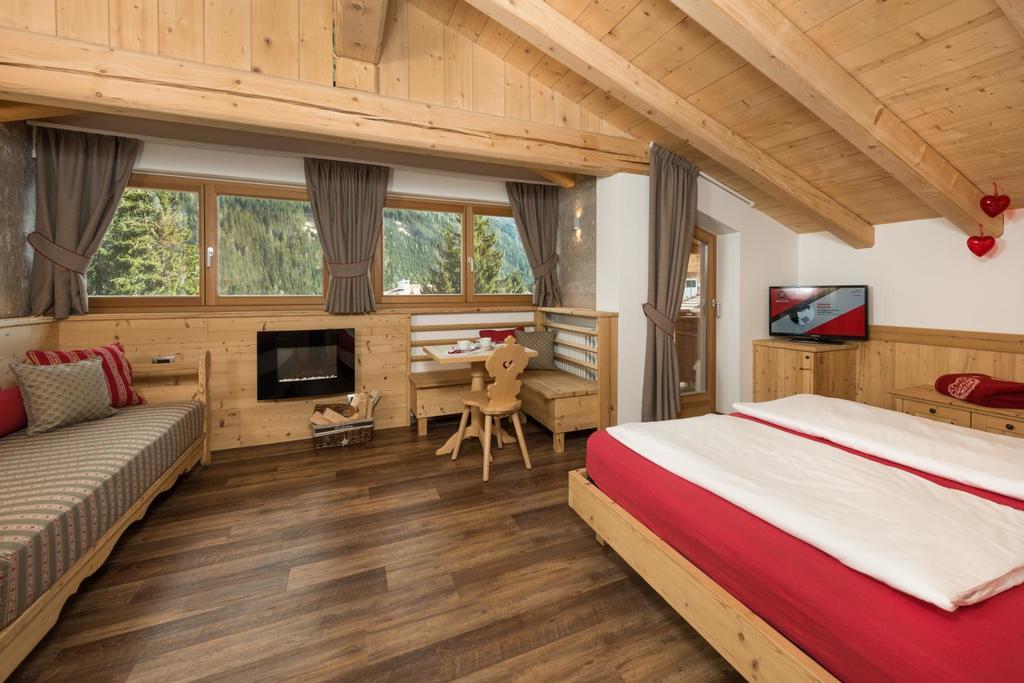 Hotel Garni Lastei Pozza di Fassa Extérieur photo