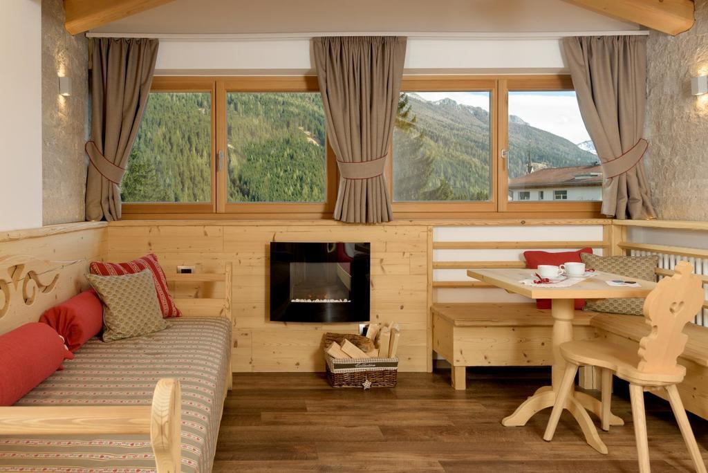 Hotel Garni Lastei Pozza di Fassa Extérieur photo
